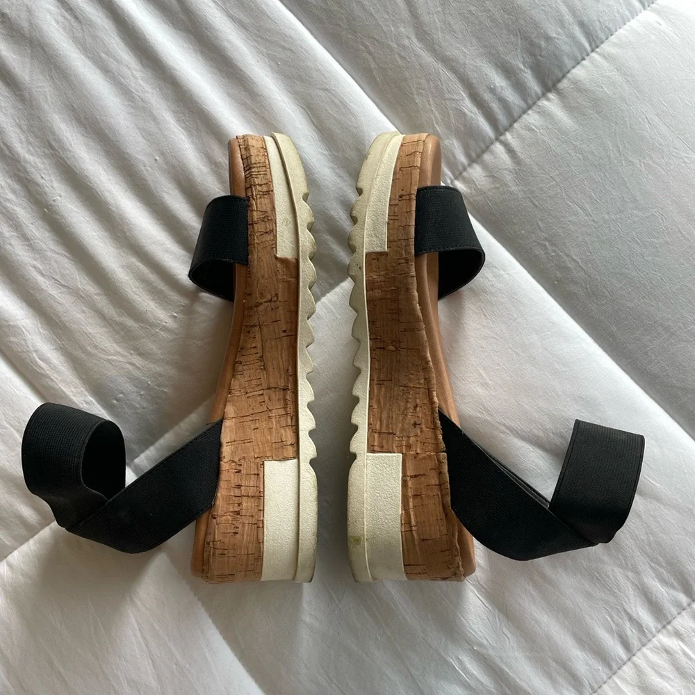 Steve Madden Black and Tan Platform Sandals - Picture 3 of 7